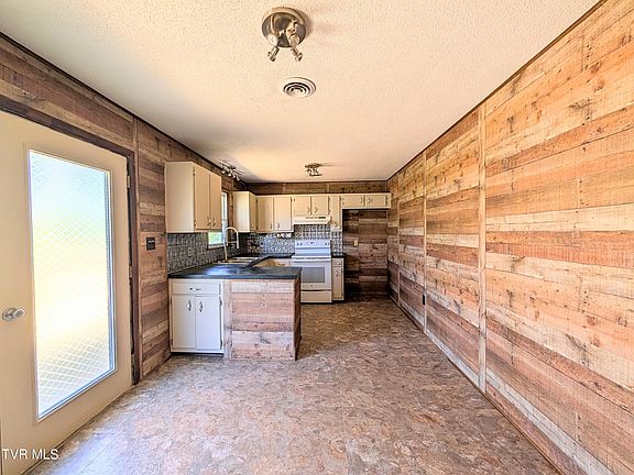 4th image of 464 Springfield Dr