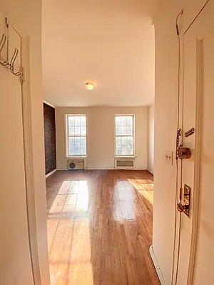 Rented by CMV Realty Inc. | media 16