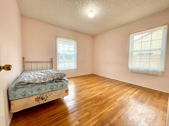 1st bedroom