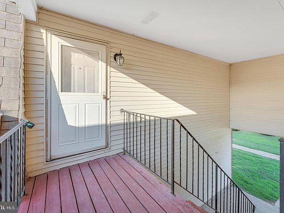 2nd image of 6-6 Florence Tollgate Pl