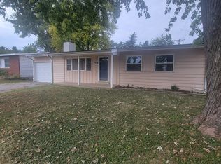 1137 Country Club Rd, Saint Charles, MO 63303