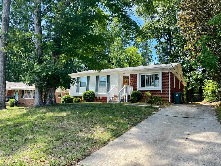 2320 Glenhaven Dr — Photo 3