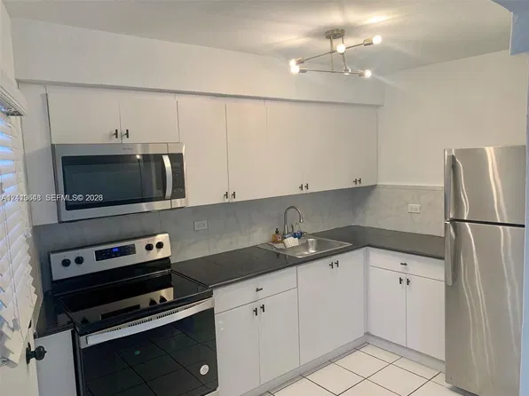 1610 NW North River Dr APT 109, Miami, FL 33125