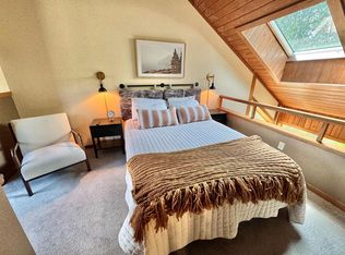 511 Moose Mountain Dr, Tofte, MN 55615