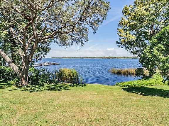 4th image of 3463 Shoreline Cir