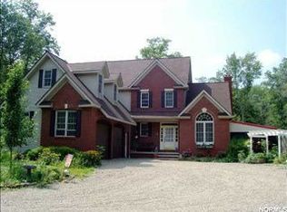 8708 Auburn Rd, Chardon, OH 44024