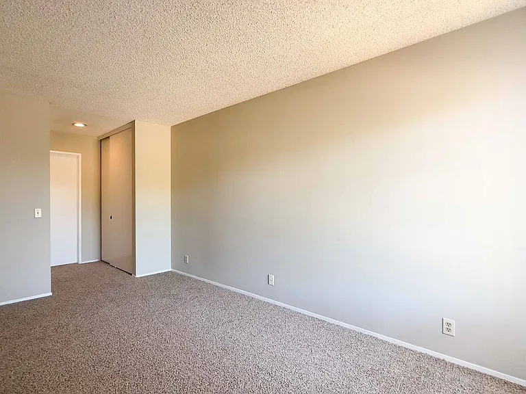 3101 Juniper St — Photo 10