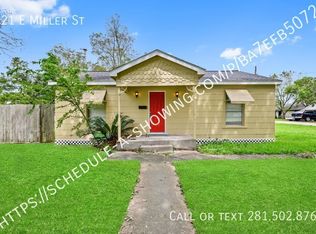 821 E Miller St, Angleton, TX 77515