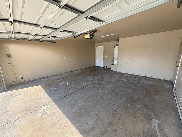 391 Trinity Ct — Photo 3