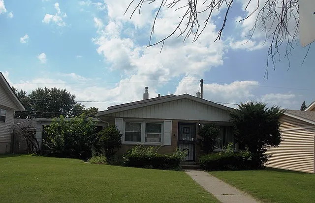 386 Chappel Ave photo 1