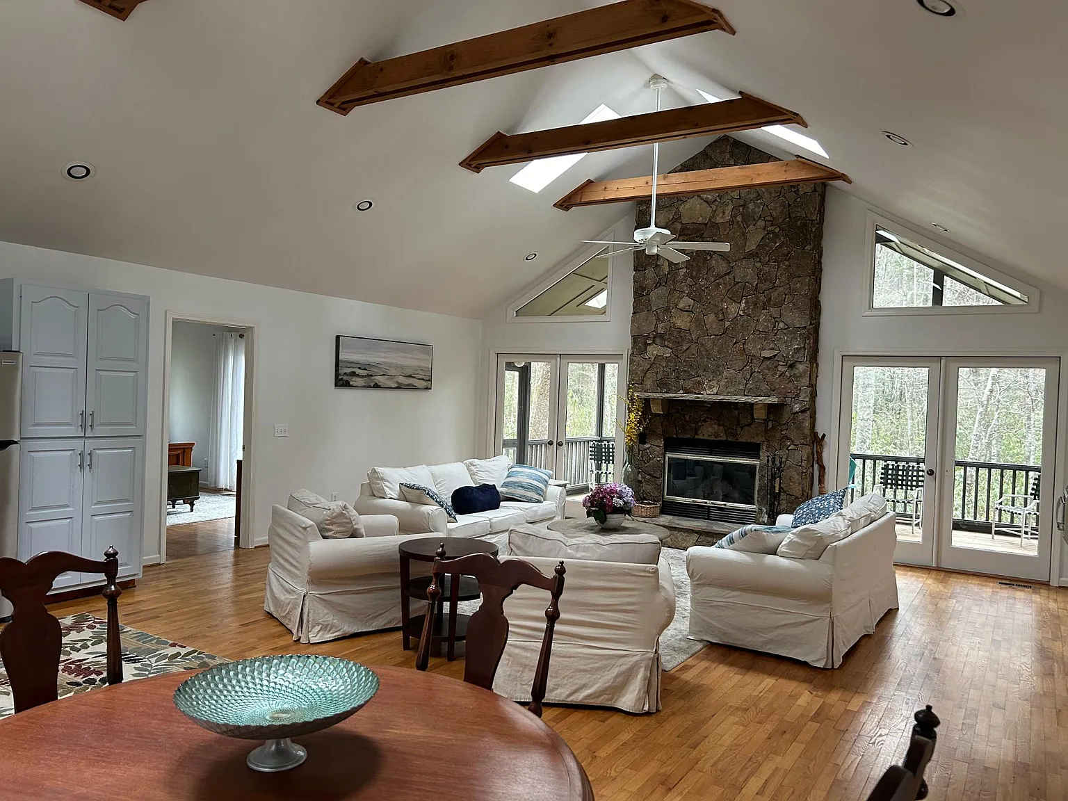 2 bed, 1500 sqft, $2,900 — Photo 2