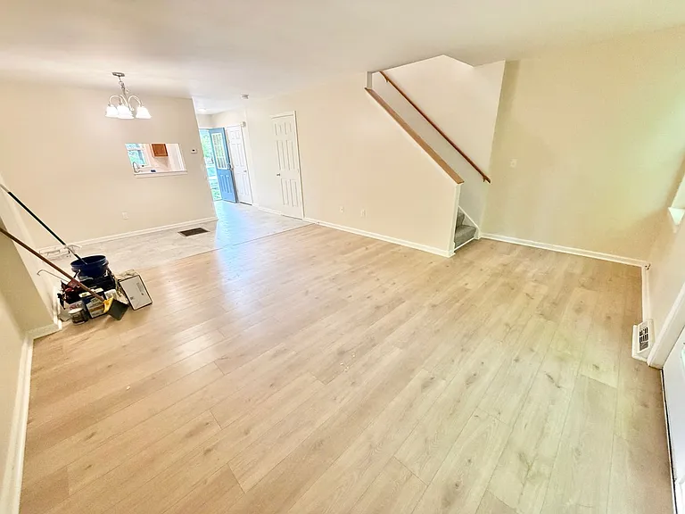 7 Ira Ln — Photo 12