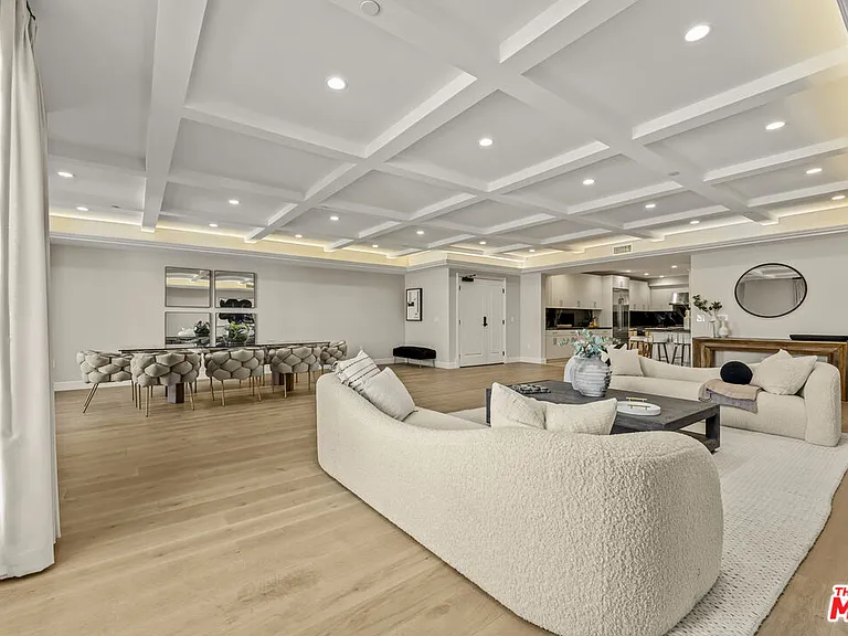 1825 Pandora Ave #Penthouse 402 — Photo 11