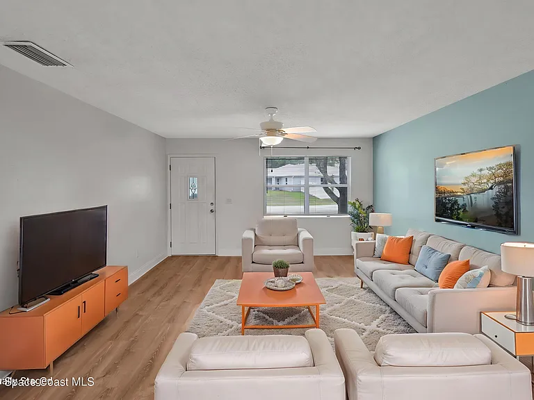 400 Calabria Ave SE — Photo 9