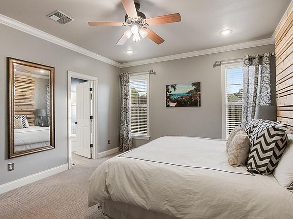 5th image of 105 Beaufort Cir
