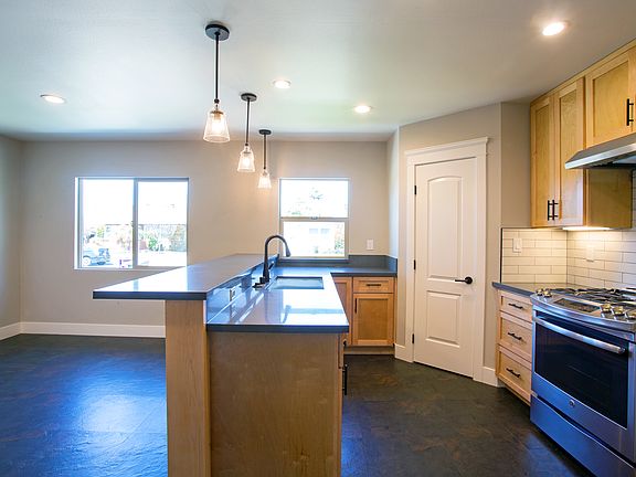4th image of 5840 E Lanai St