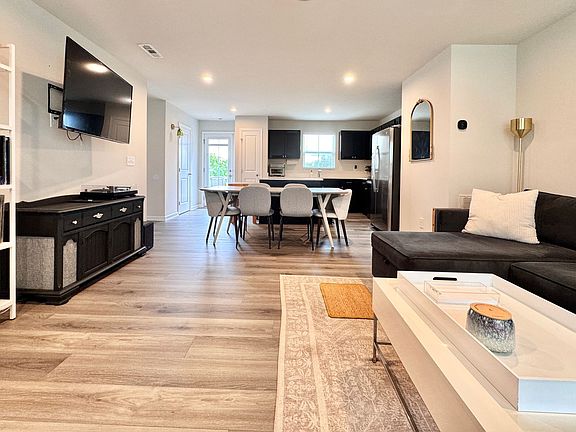 4th image of 3070 Sapgate Ln
