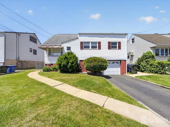 27 Concannon Dr, Fords, NJ 08863