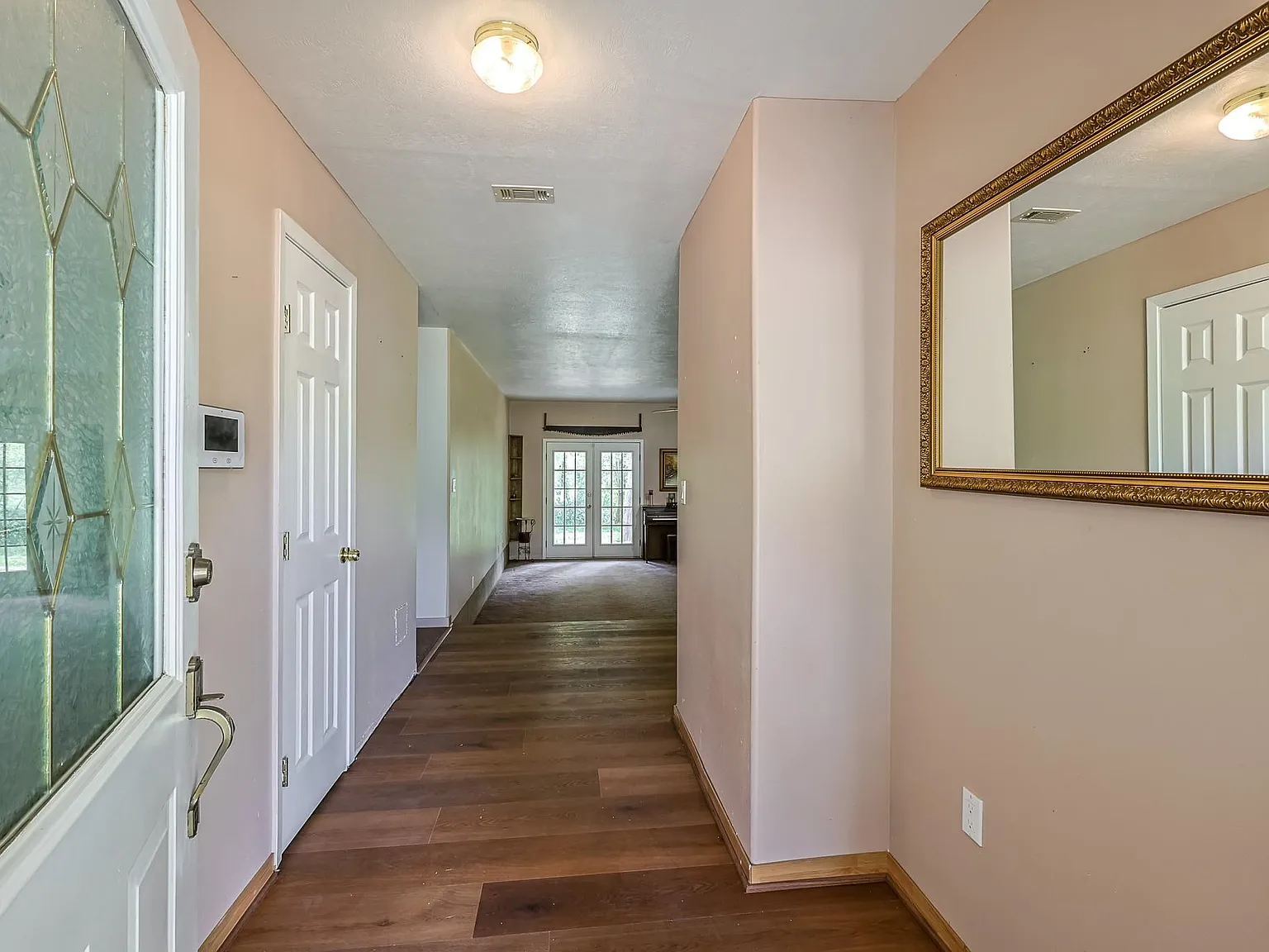 3 bed, 2.0 bath, 1633 sqft, $2,000 — Photo 4