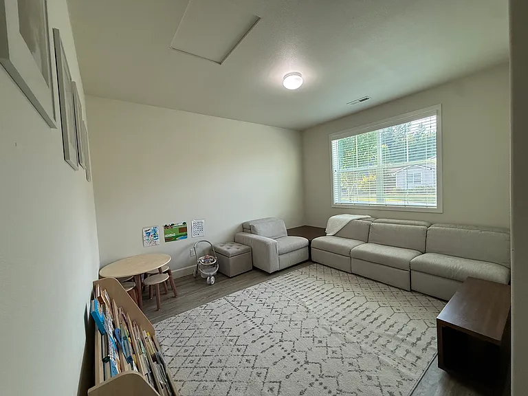 1740 Chinook Ave — Photo 3