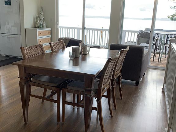 Enjoy watching the every changing Puget Sound while having your morning coffee or meals in the dining room