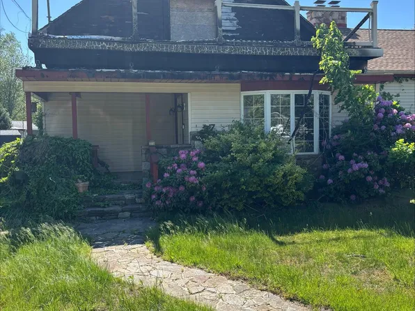 377 Gardens Ave, Atco, NJ 08004