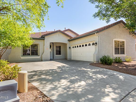 3rd image of 1417 S Cole Dr