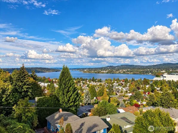 8205 S 123rd Place, Seattle, WA 98178