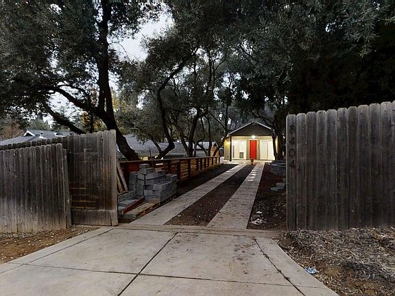 2nd image of 8404 Ascolano Ave