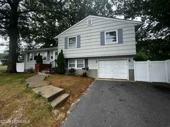 50 Whale Pond Rd, Oakhurst, NJ 07755