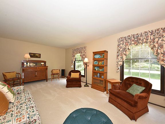 3rd image of 7848 Hill N Dale Ct
