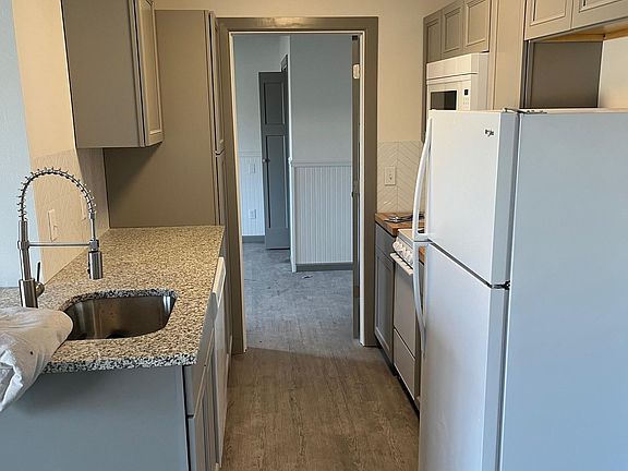 4th image of 619 S Us Highway 77 #10