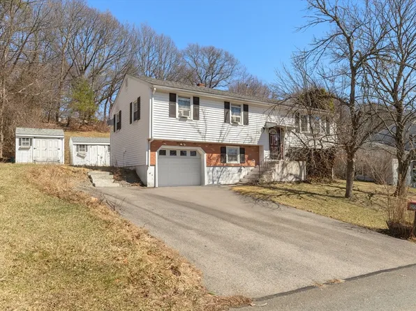 21 Hodgkins Dr, Ipswich, MA 01938