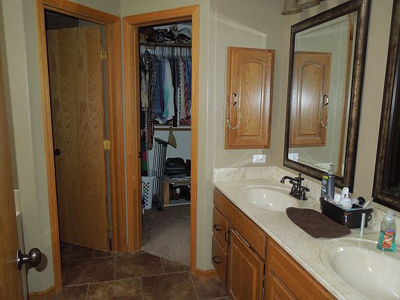 5th image of 4842 Bradford Ln