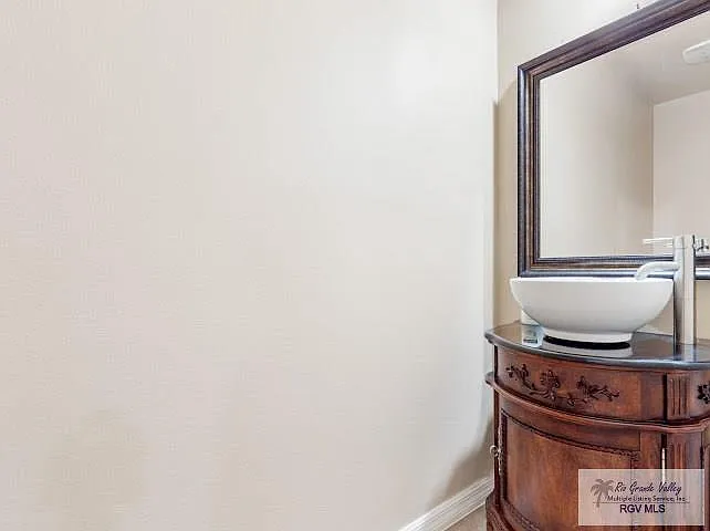 6045 Danubio Ct — Photo 22