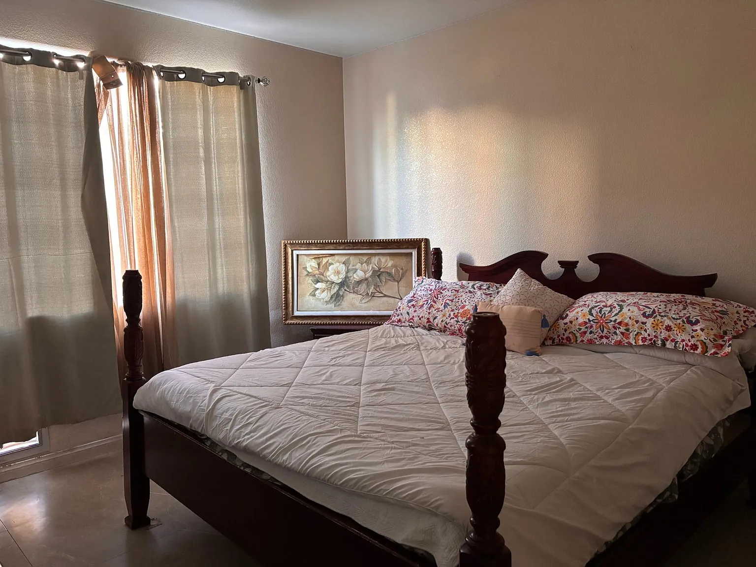 4 bed, 2.0 bath, 3700 sqft, $1,364 — Photo 2