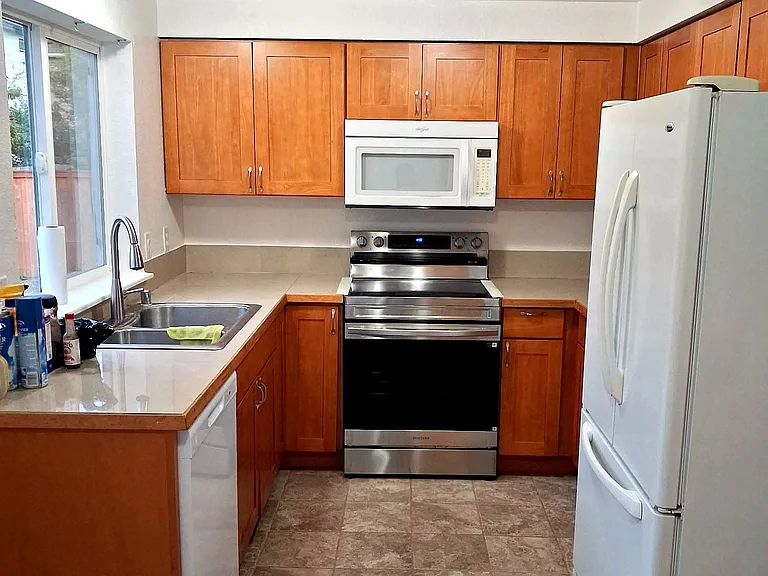 10425 Holly Dr #A — Photo 2