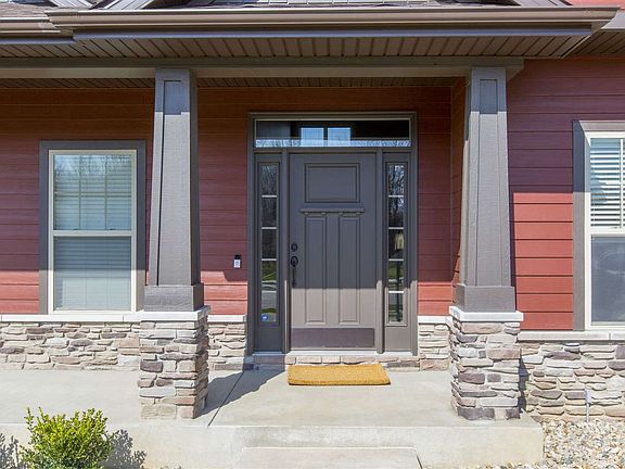 3rd image of 5614 Deer Hollow Dr