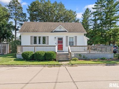 109 W Davies St, Eldridge, IA, 52748