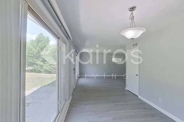 3 bed, 2.0 bath, 1624 sqft, $1,675 — Photo 3