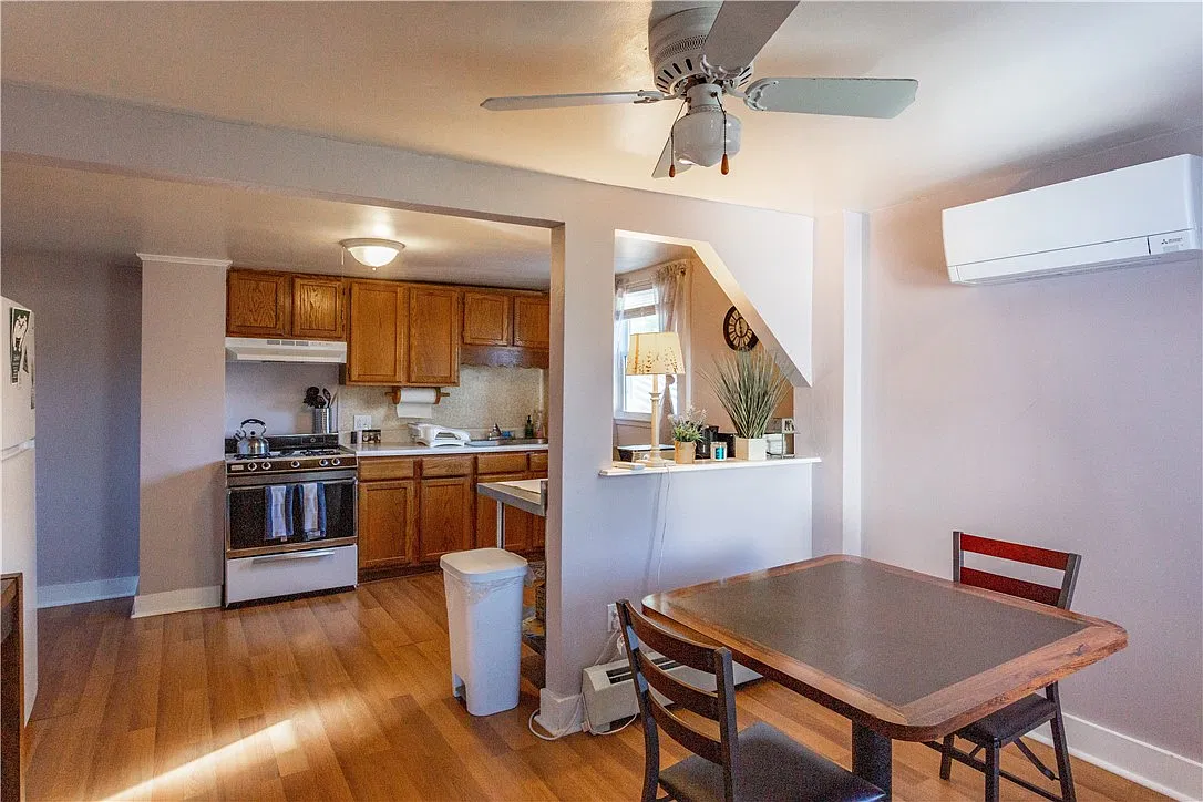 2 bed, 1.0 bath, 1200 sqft, $1,200 — Photo 3
