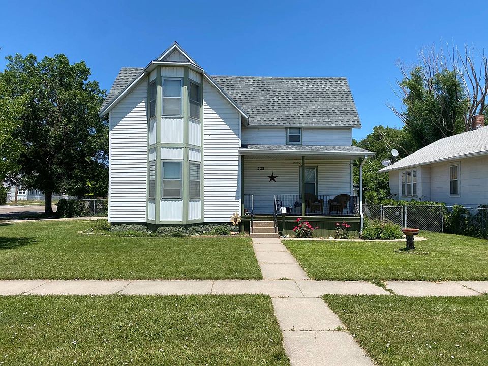 1st image of 323 E 8th St