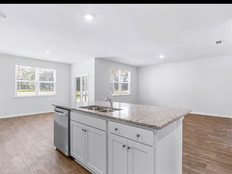102 Green Passage Ln — Photo 3