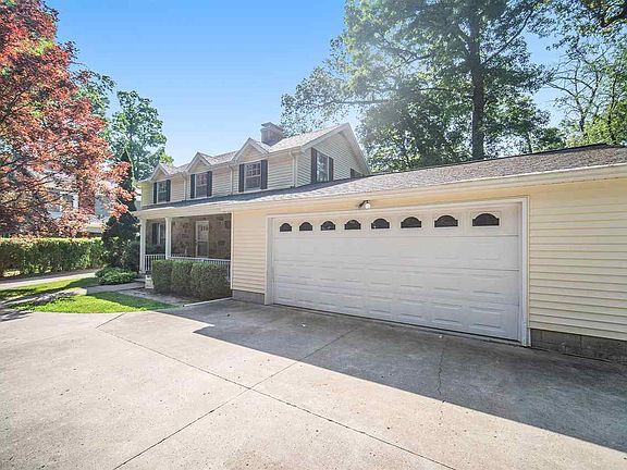 2nd image of 2025 Parkwood Way