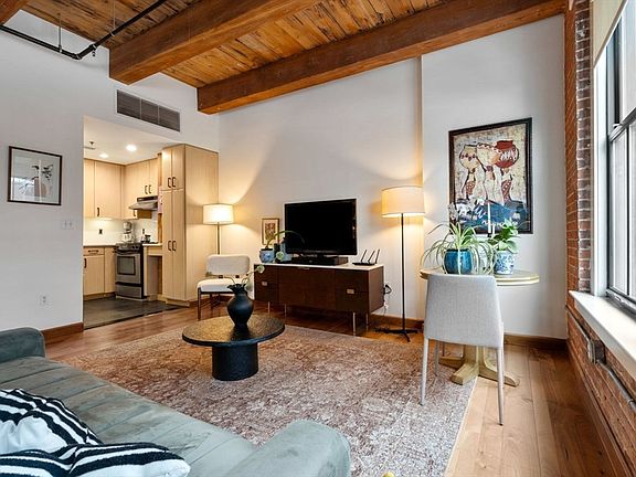3rd image of 9 W Broadway #316