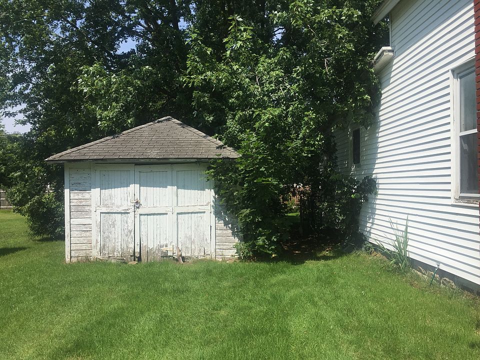2nd image of 636 S Lincoln Ave