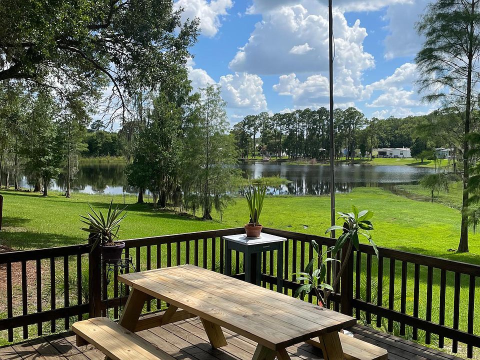 Imagine this view everyday. !