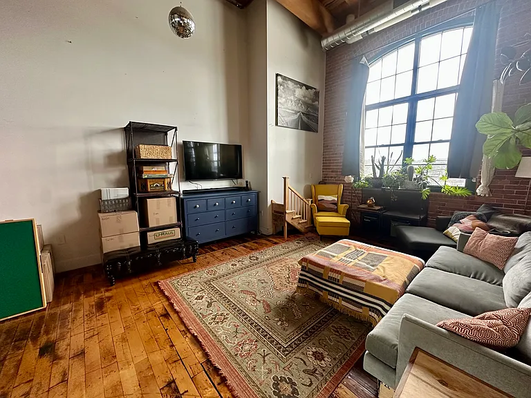 1 Westinghouse Plz #C324 — Photo 9