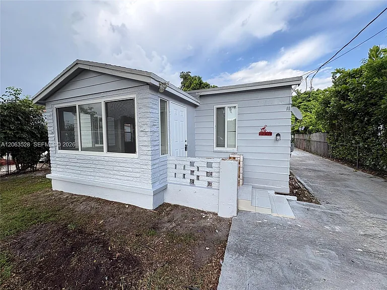 10417 NW 6th Ave #FRONT — Photo 1