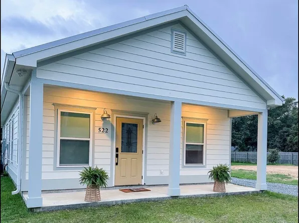 522 7th St, Bay Saint Louis, MS 39520